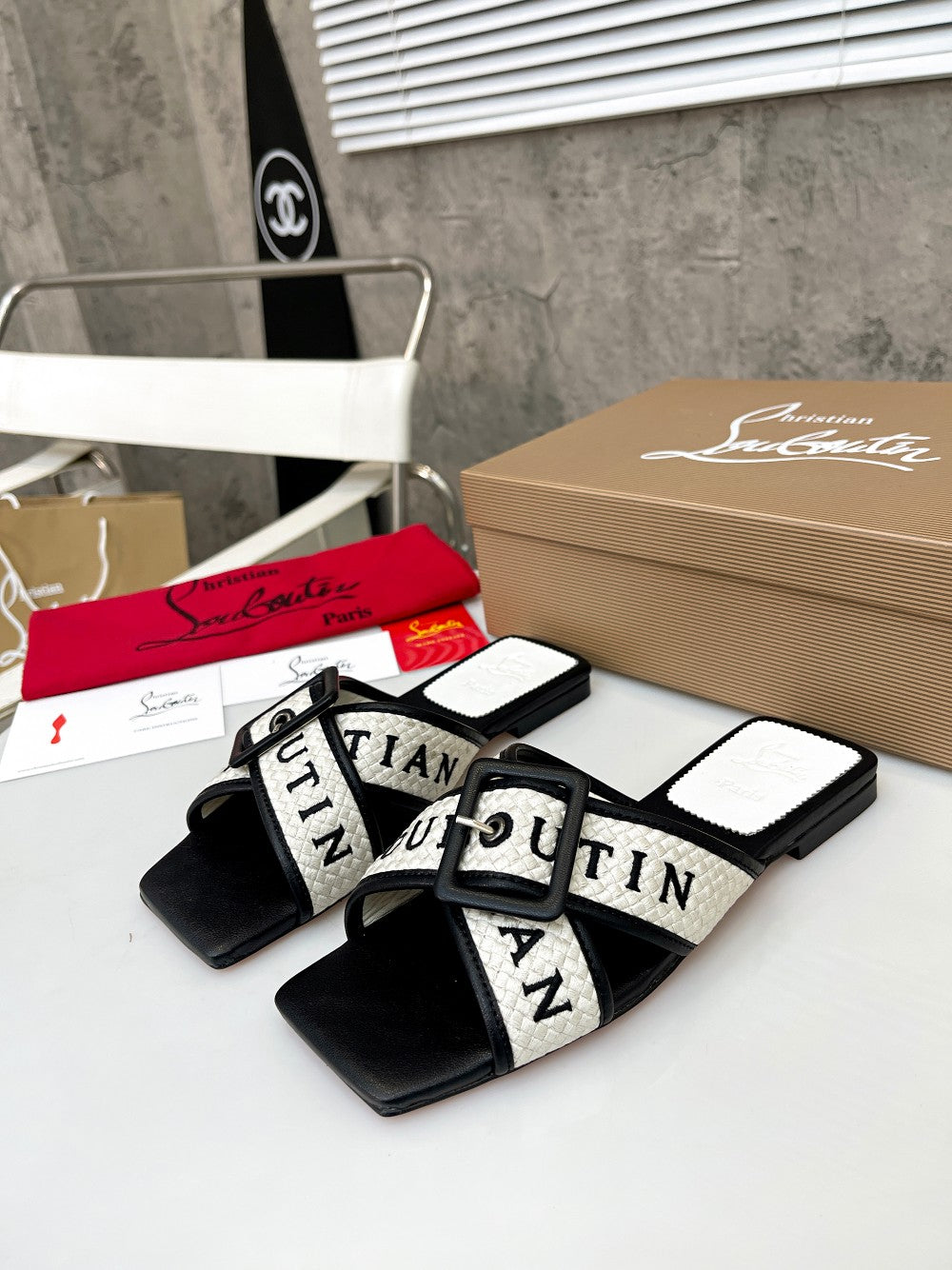 J4A43ZDE Stylish leather Slippers