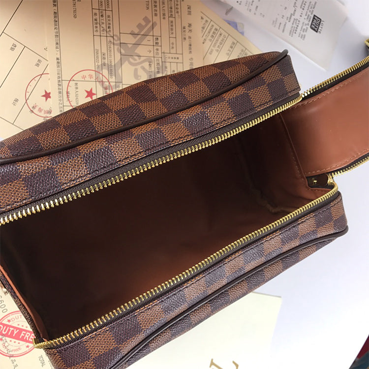 1E870BDE Stylish leather bag 