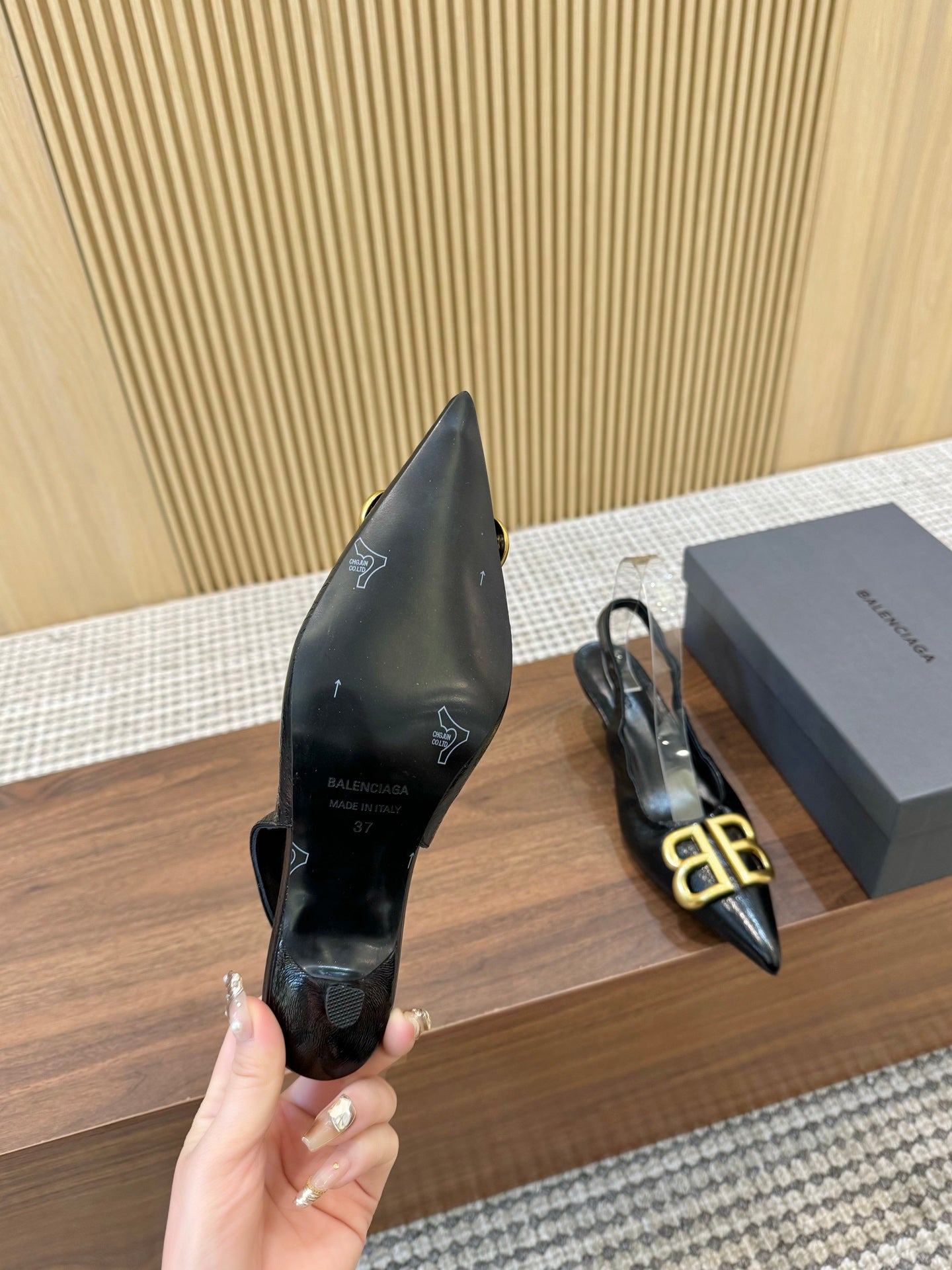 255QJ45ZDE Stylish leather High heels