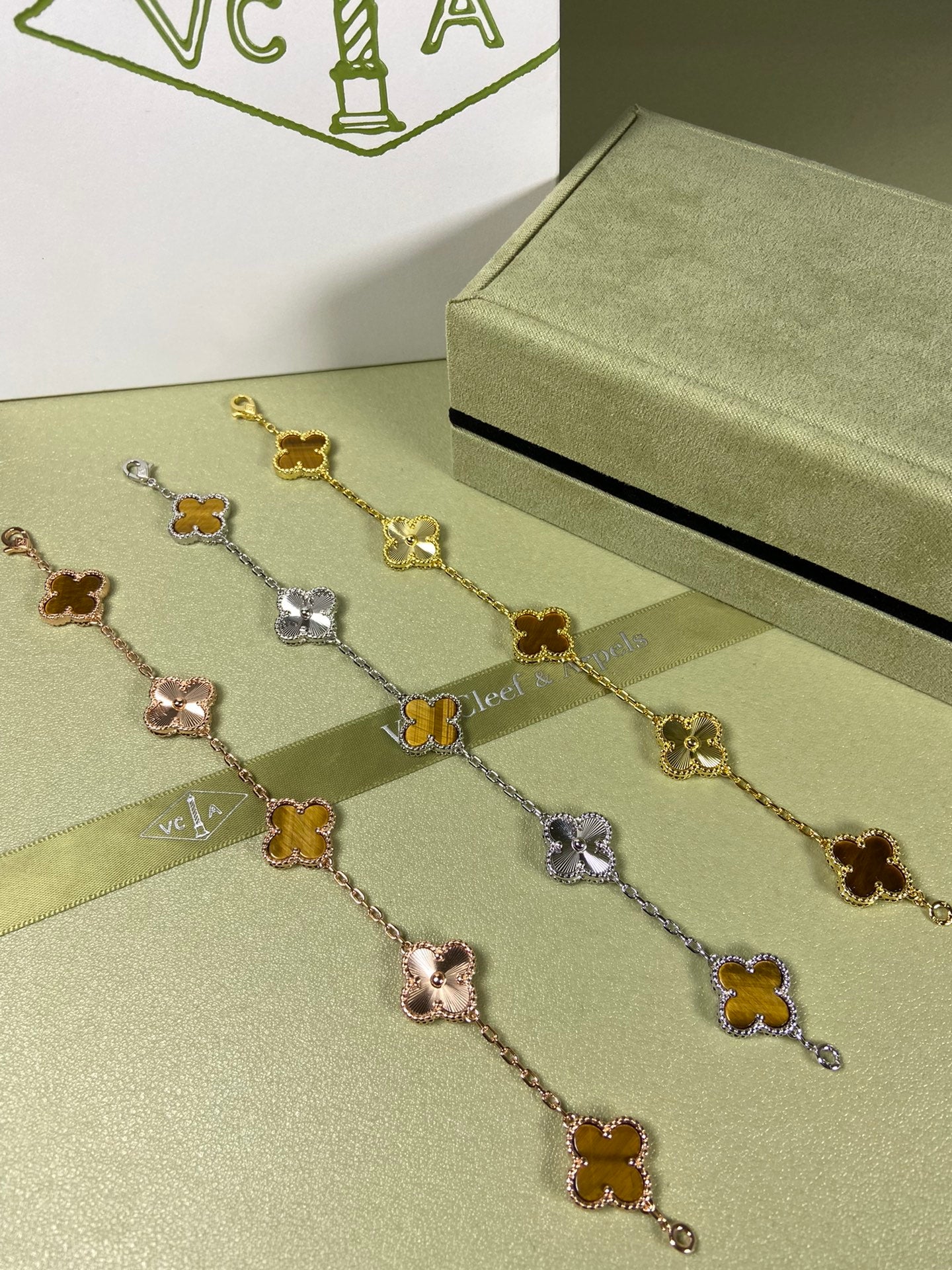 5XVA181KDE Stylish bracelets  5 flowers normal size1.5cm flower