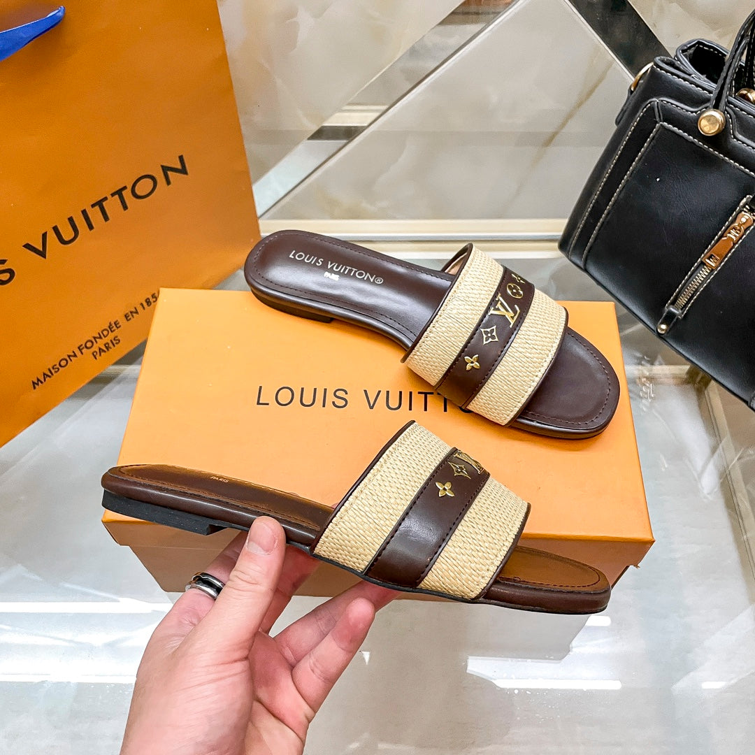 14E96ZDE Stylish Slippers