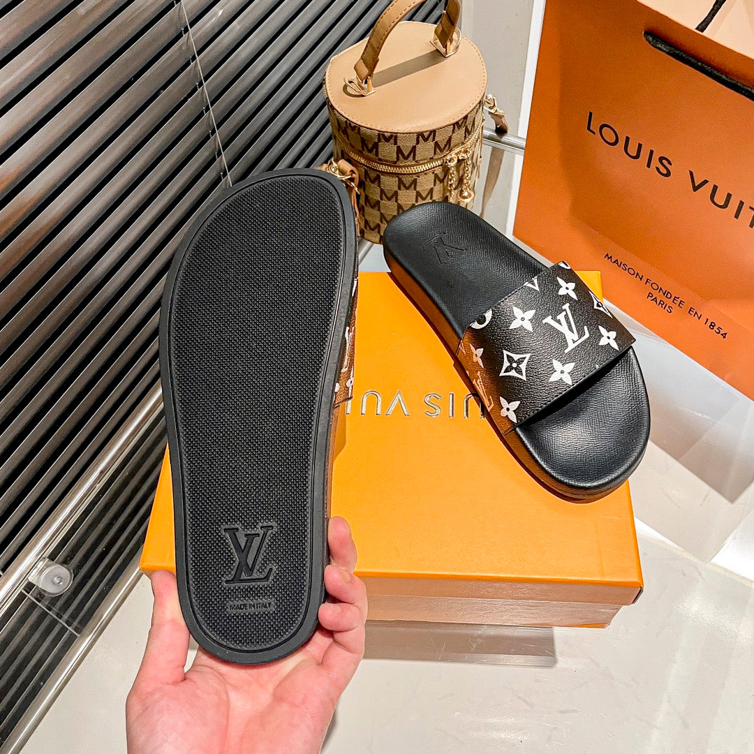 14E195ZDE Stylish Slippers