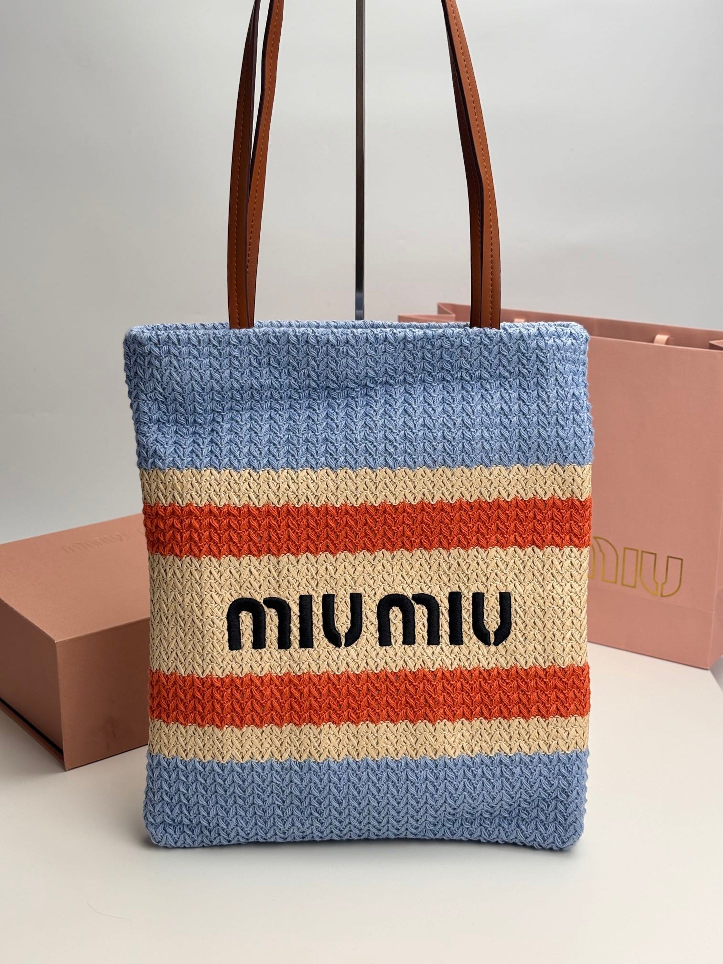 1XA77BDE Stylish Woven Bag