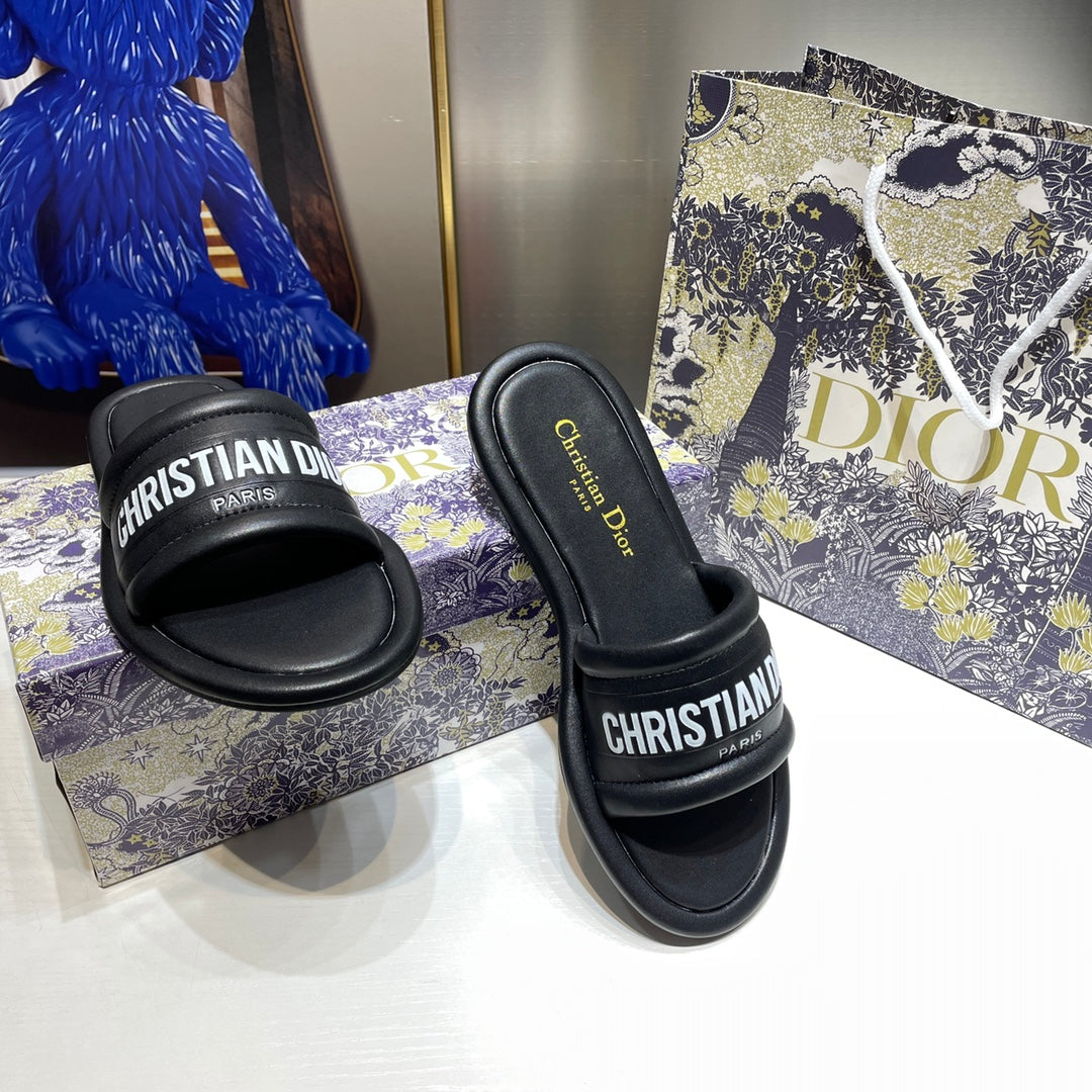 14D76ZDE Stylish slippers