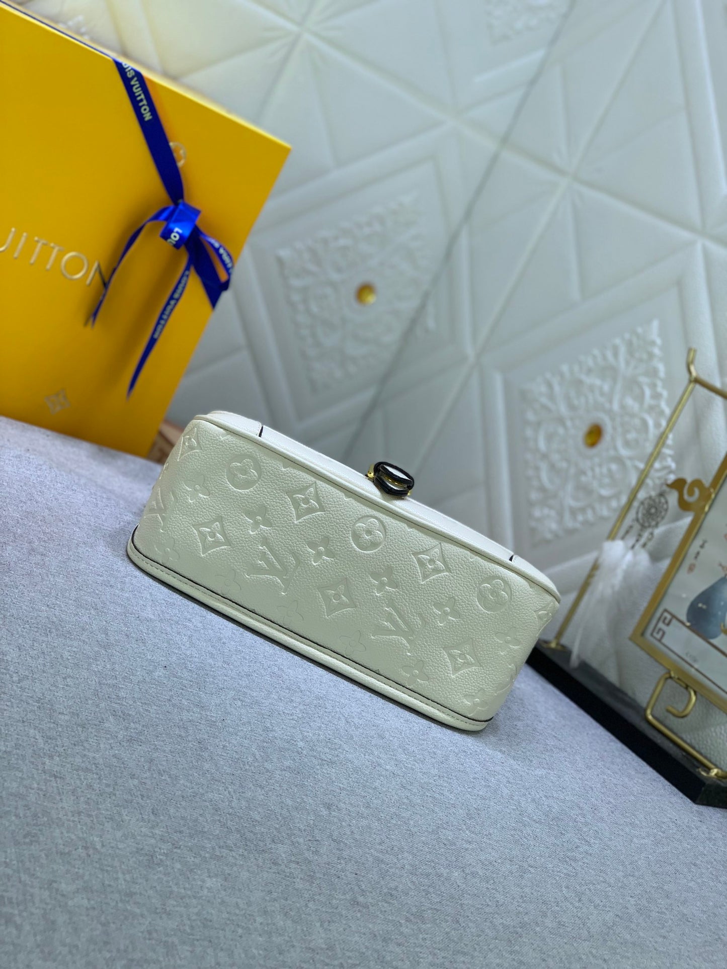 2XE141BDE Stylish leather bag 