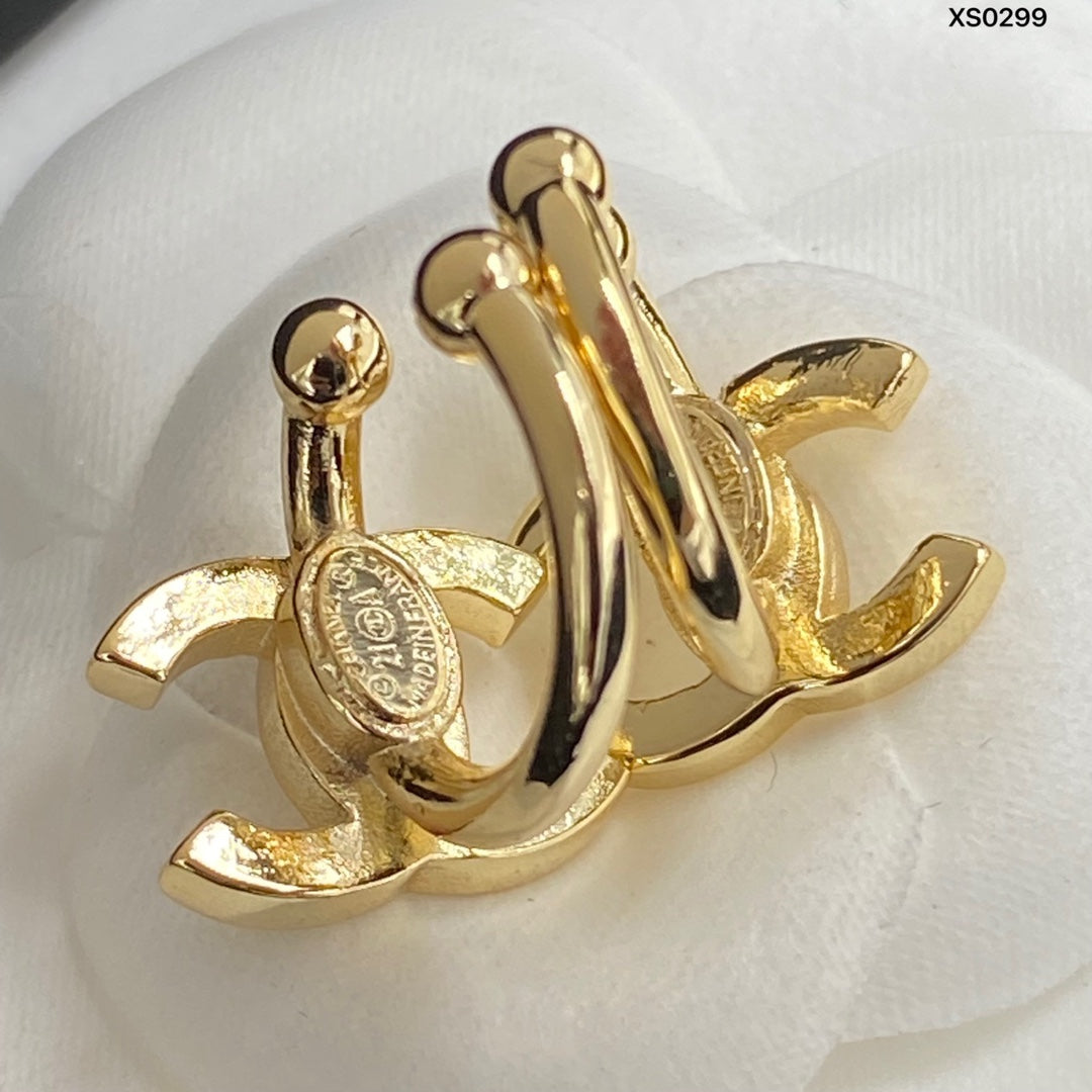 1YC415EDE Stylish Earrings