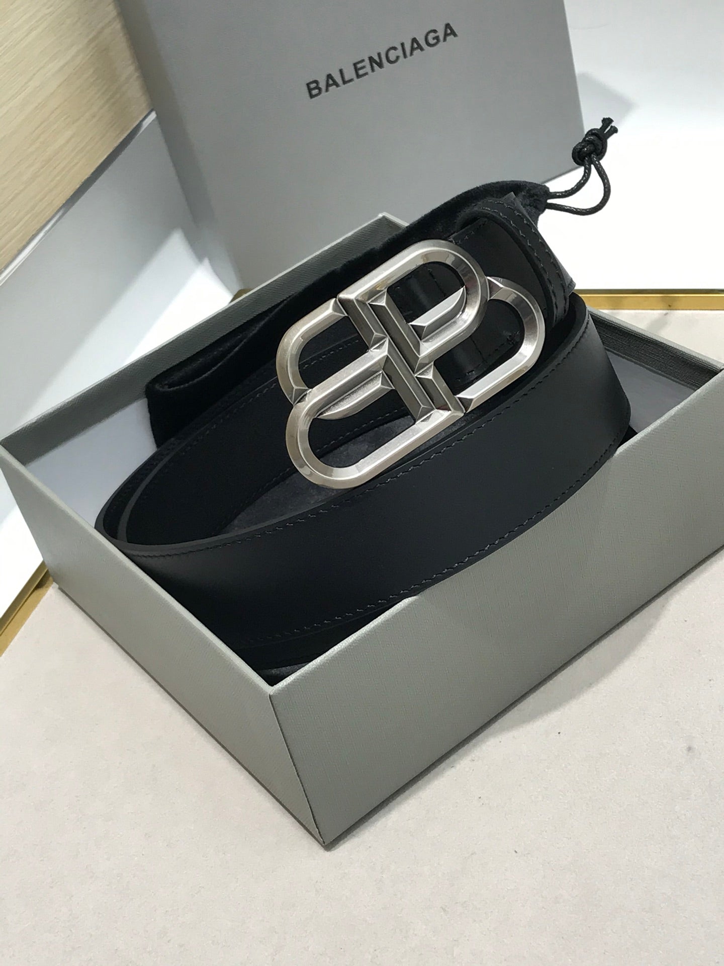 255RJ3PDE Stylish  High quality belt With full package