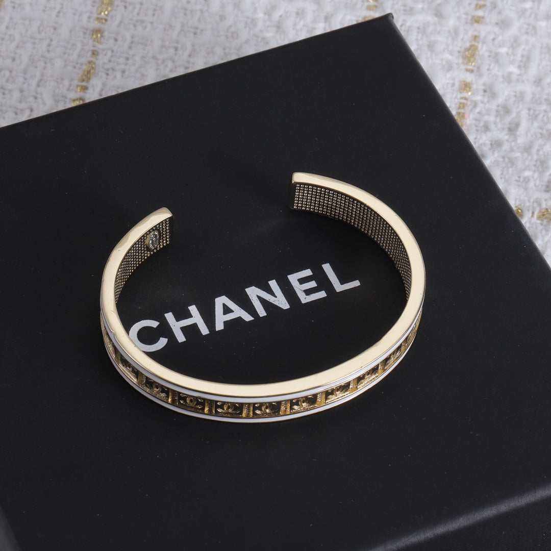 14C315KDE Stylish Bracelets