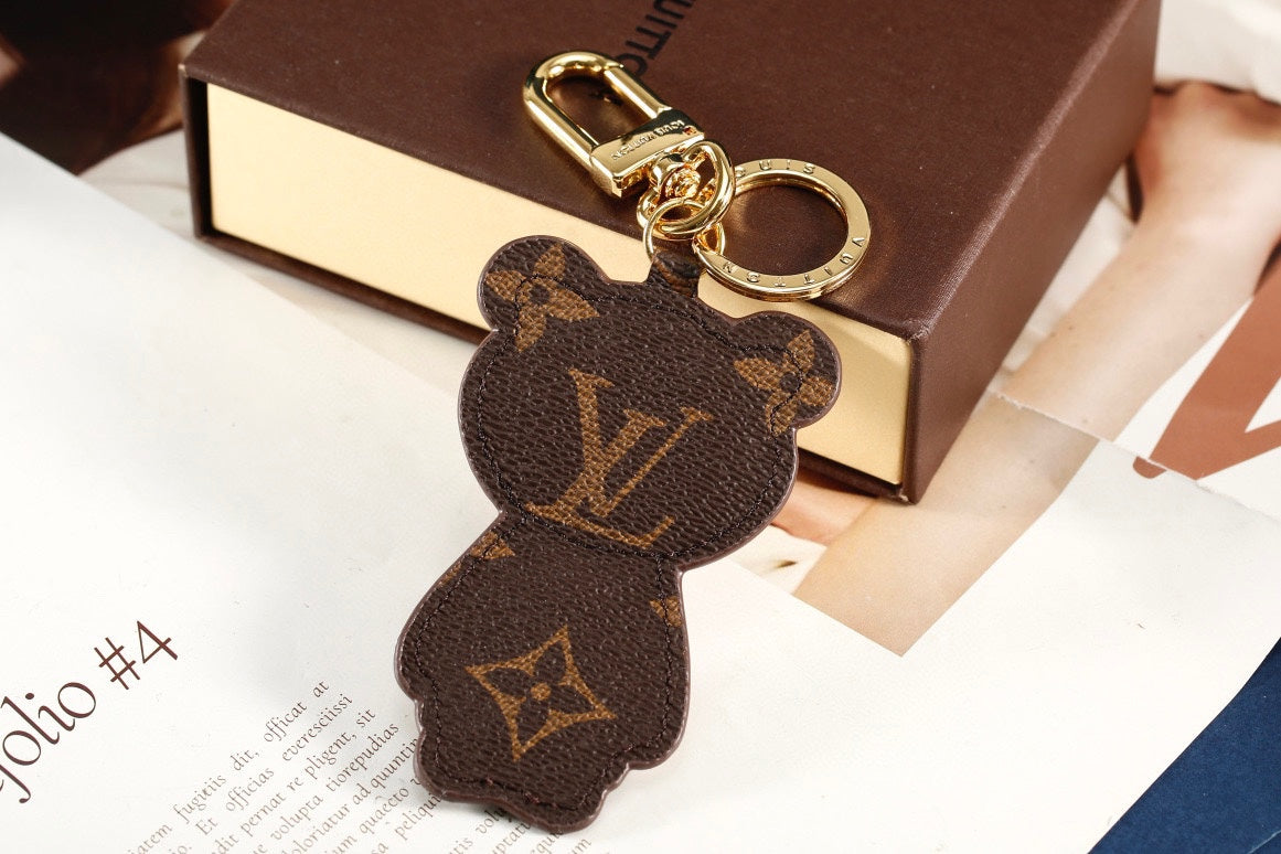 3RE14ADE Stylish key closure