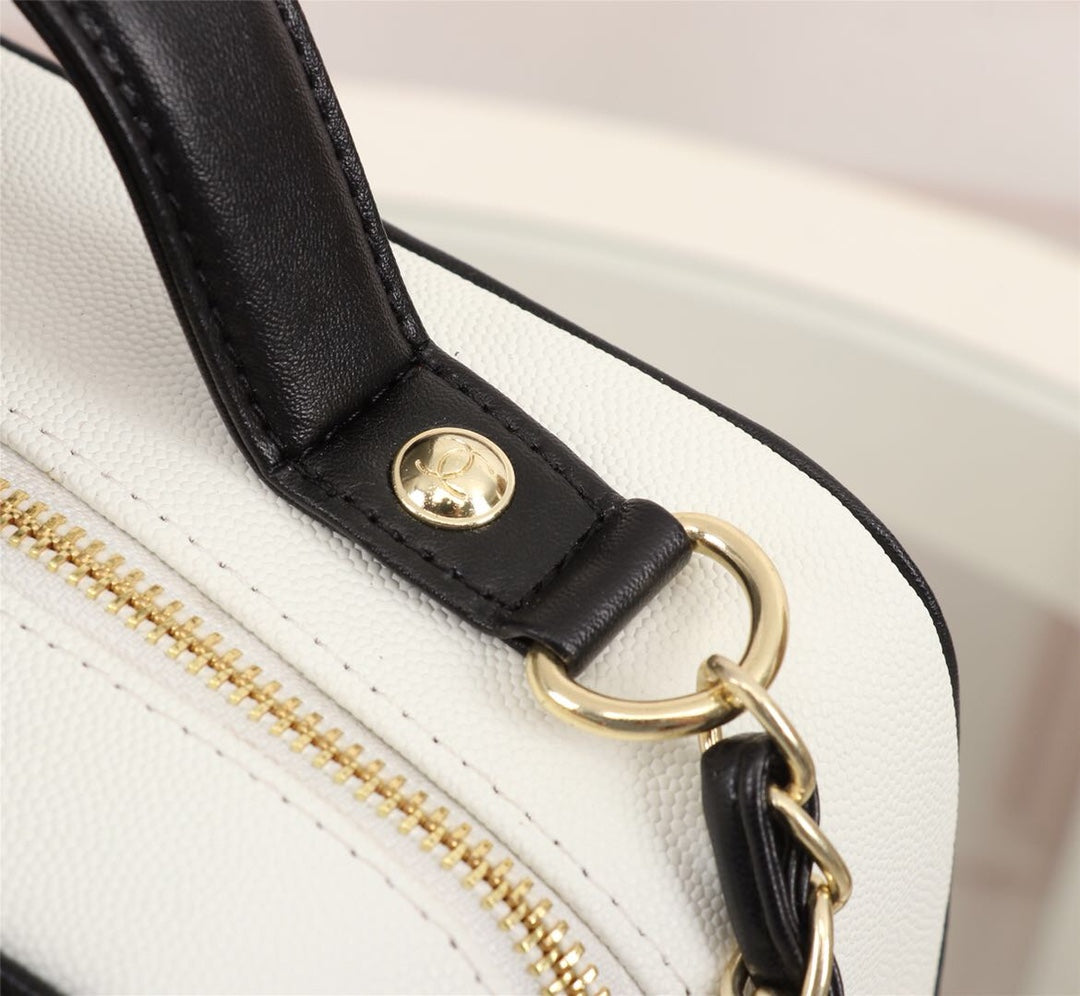 165NC124BDE Stylish leather bag
