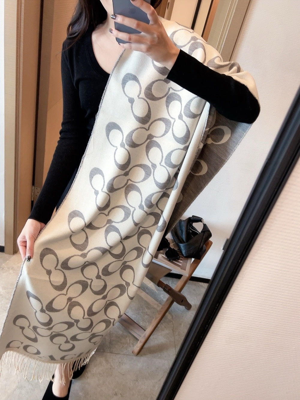 185ZA10WDE Stylish Winter Scarves