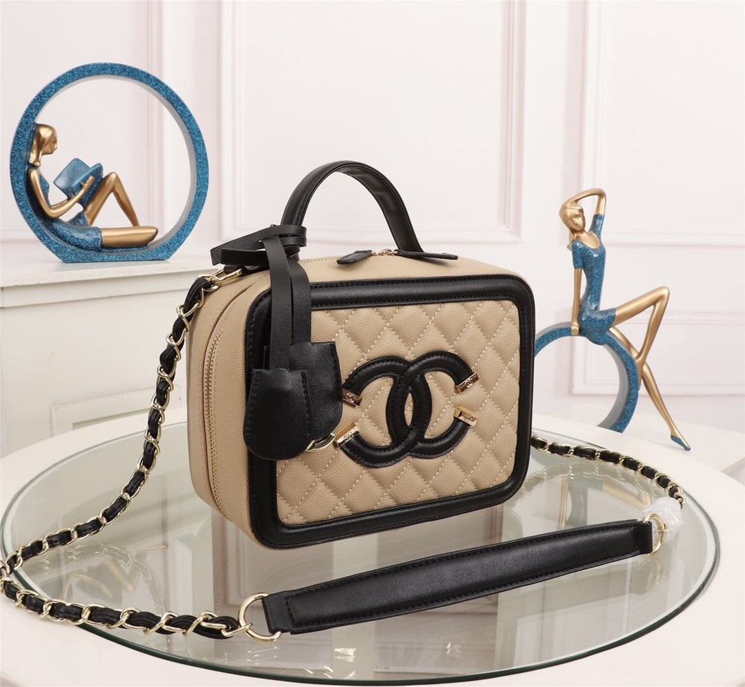 165NC124BDE Stylish leather bag