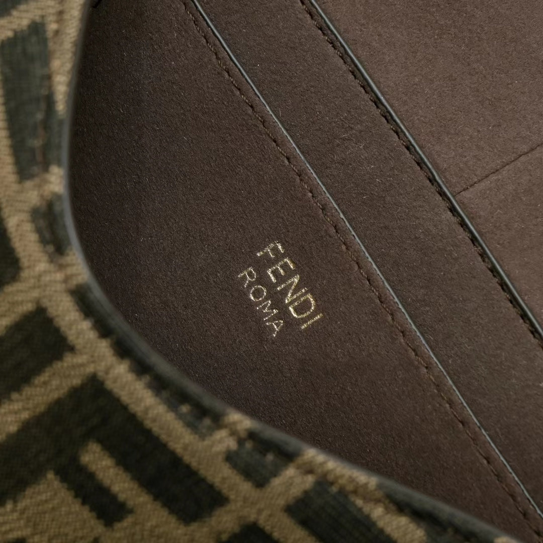 2XF89BDE Stylish leather bag 