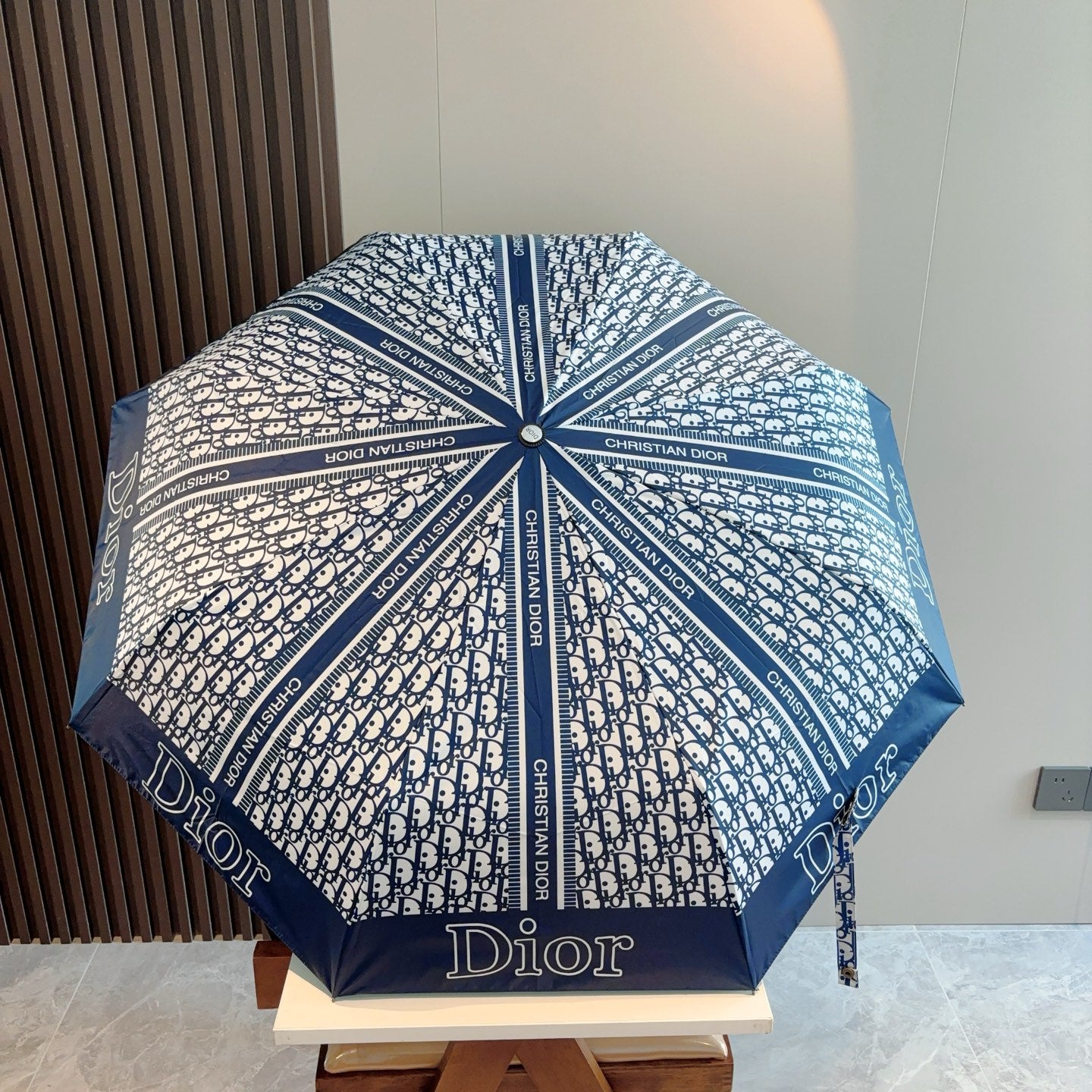 15RD116SDE Stylish UV resistant umbrella