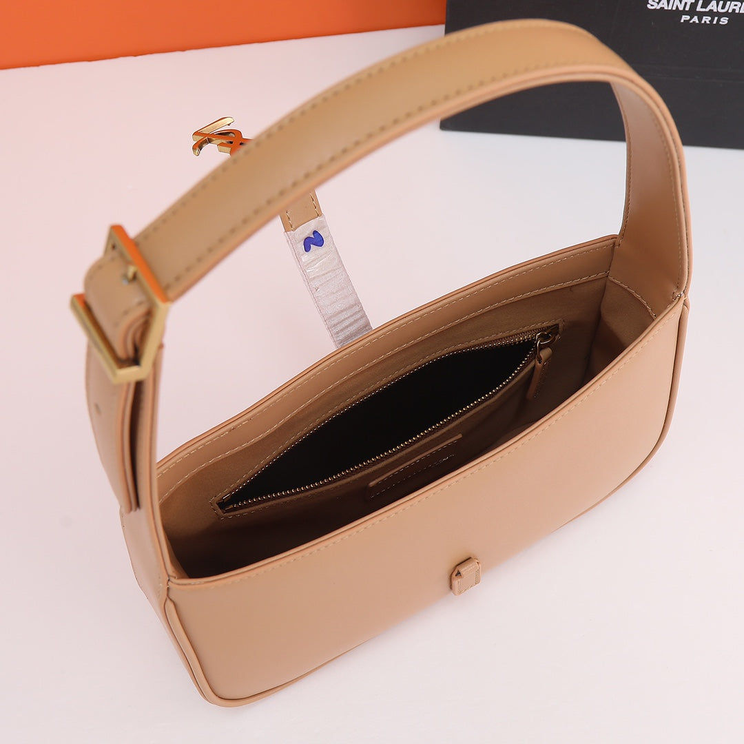 4XSL29BDE Stylish leather bag 