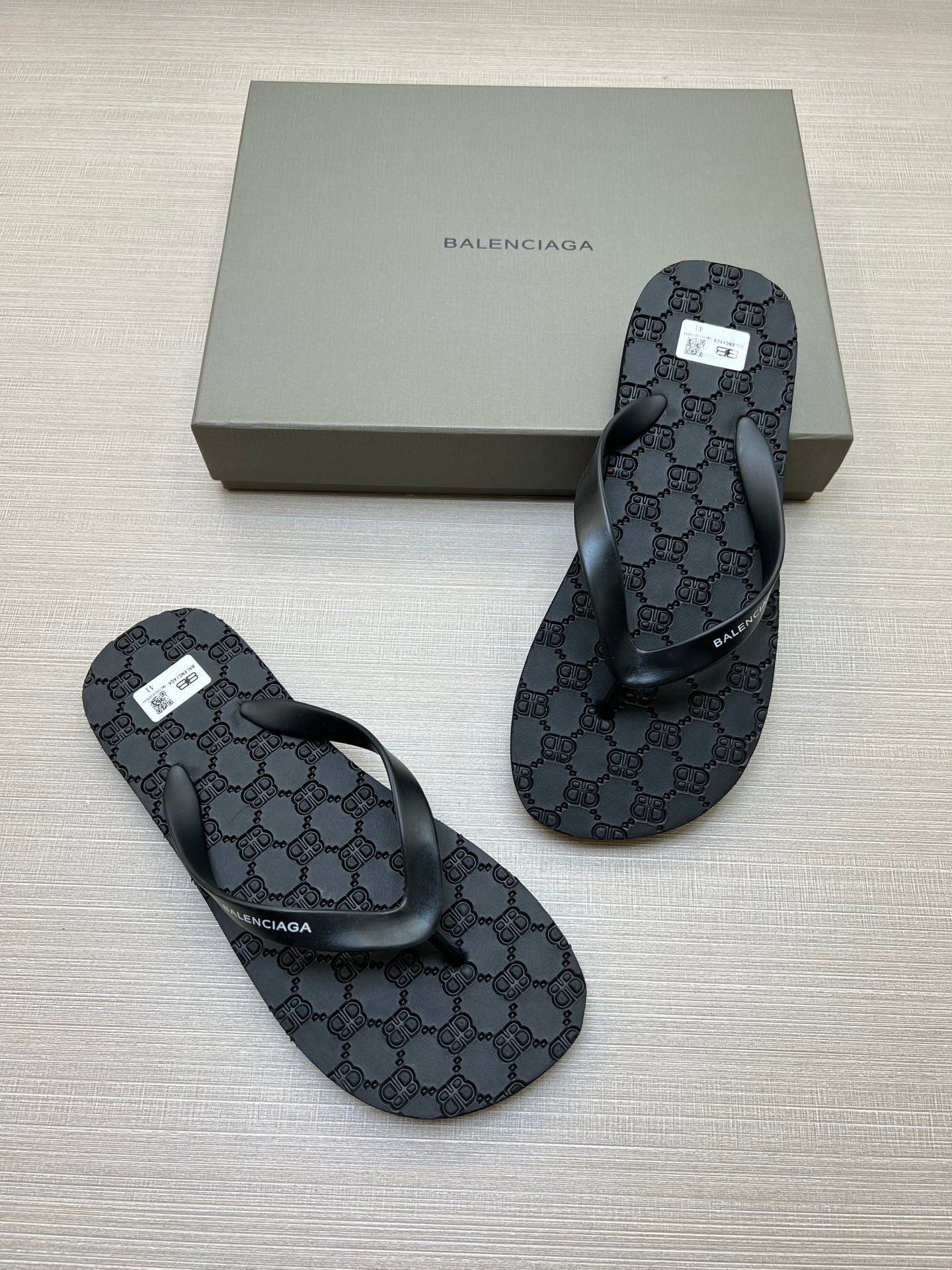 5QB16ZDE Stylish Slippers