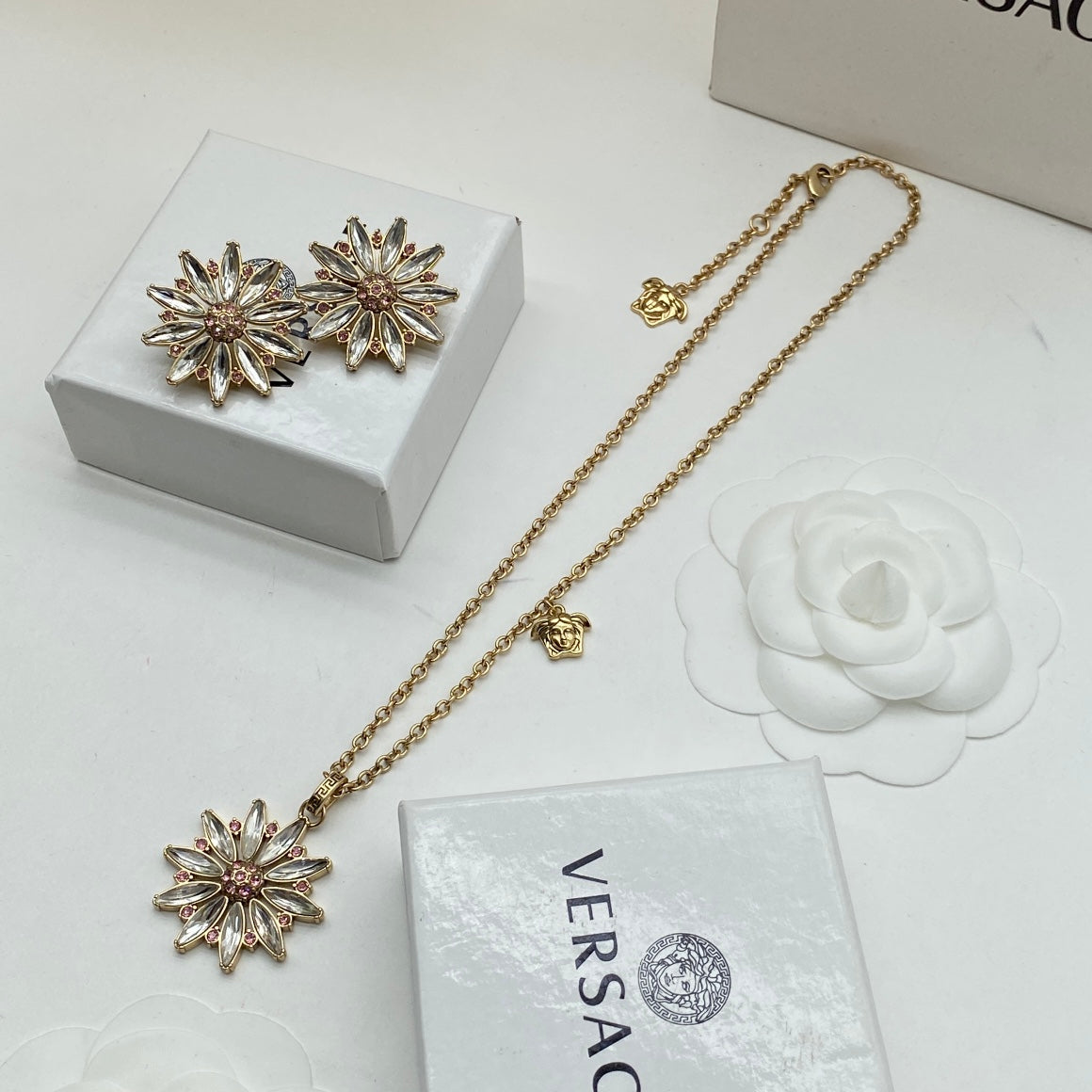 175RV68XDE Stylish Necklace