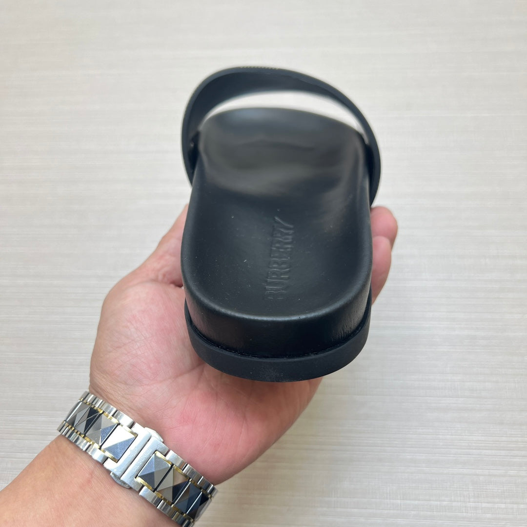 54R119ZDE Stylish slippers