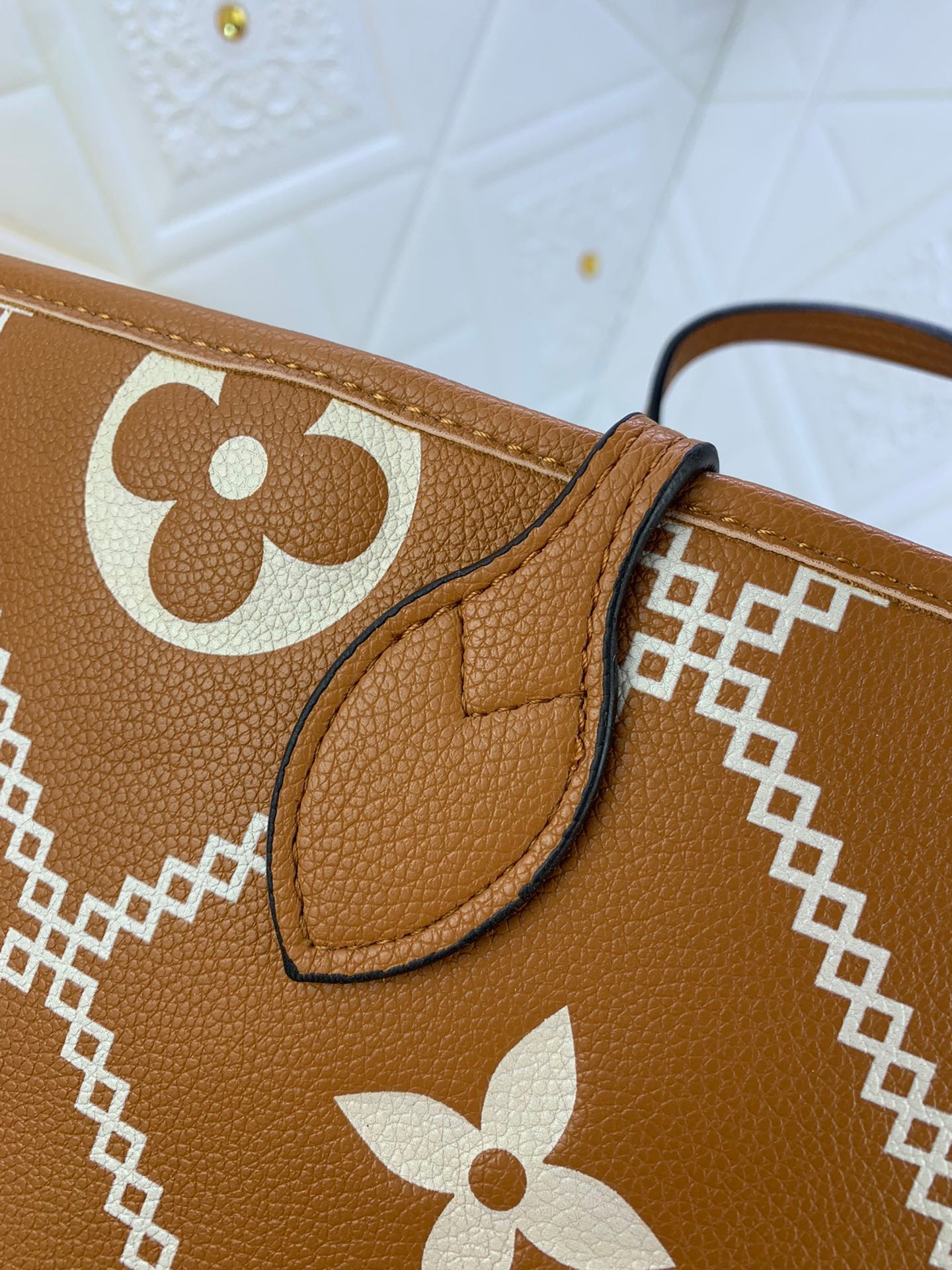 2XE88BDE Stylish leather bag 