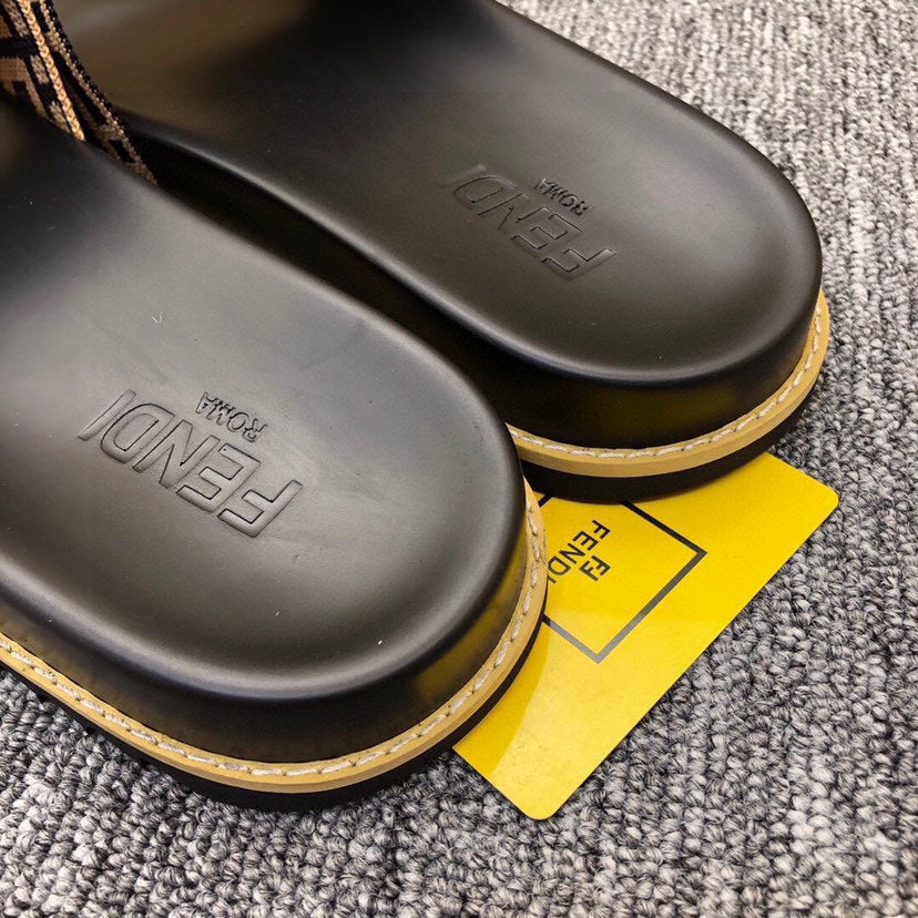 5XF102ZDE Stylish Slippers