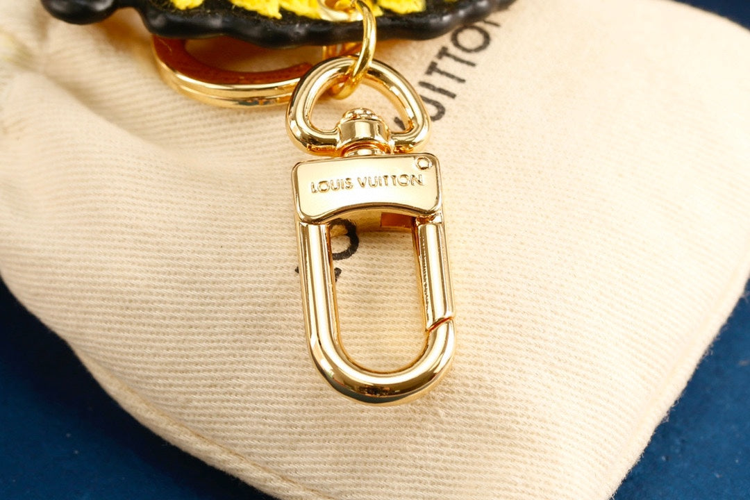 3RE11ADE Stylish key closure