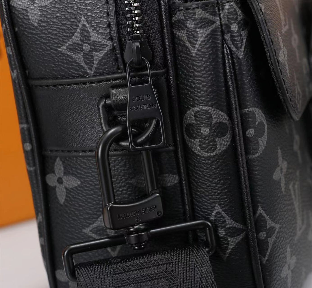 2XE137BDE Stylish leather bag 